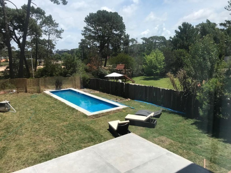 Excelente casa a estrenar en Barrio Privado con servicios